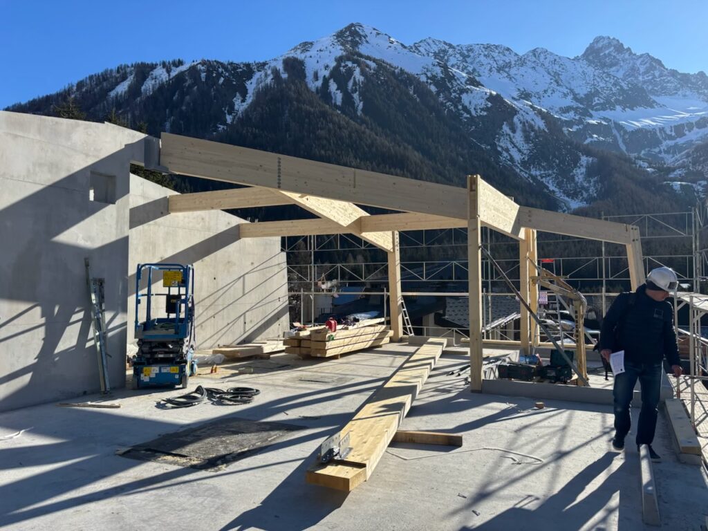 Avancement toiture au Royal Straton